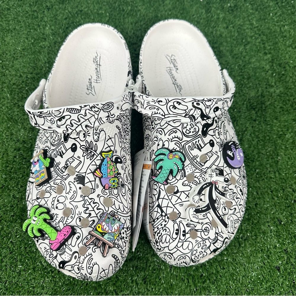 NWT Crocs Classic Clog Mens Steven Harrington Collage Art White/Black